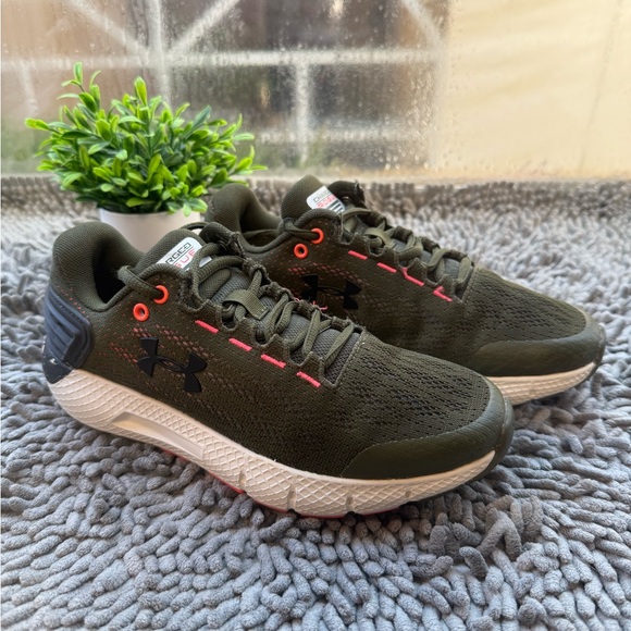 Under Armour Other - Under Armour UA Boys Size 3.5 Charged Rogue Dark Green Sneakers Athletic Shoes